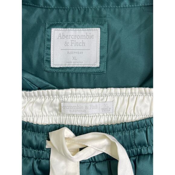 Abercrombie & Fitch green satin Long sleeve pull on pants PJ set, size XL - Picture 2 of 12